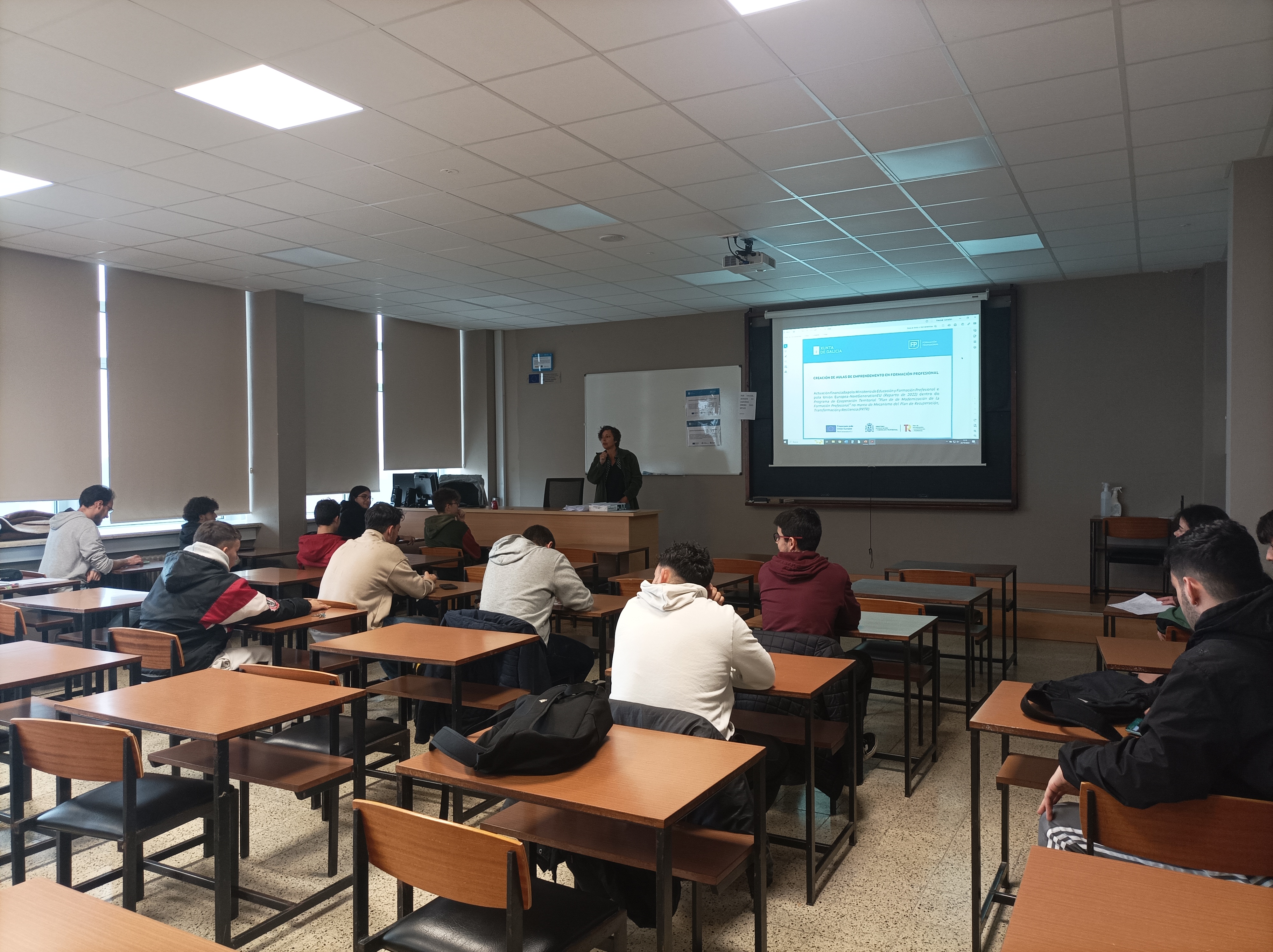 MÉRCORES 25 OUTUBRO, 2º TURNO: 2 CS DESEÑO E AMOBLAMENTO – 2 CS MANTEMENTO ELECTRÓNICO